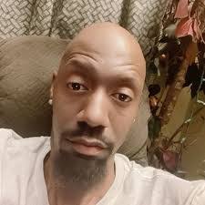 Tracey Artis's Instagram, Twitter & Facebook