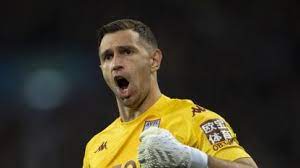 I´m not happy about this one. Manchester United Podria Pagar Una Fortuna Por Dibu Martinez Tyc Sports