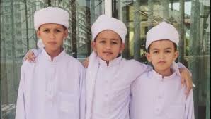 Berikut ini daftar tarian daerah di indonesia lengkap beserta gambar, asal daerah, properti dan maknanya. Kebakaran Pusat Tahfiz Korbankan 23 Pelajar Dan Guru Beritabenar