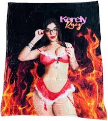 Genérico Cobertor Karely Ruiz Influencer Mexicana Tela Polar Suave Tamaño  Cama Matrimonial Cobija Delgada Frazada Medida 210x180cm (Lentes) :  Amazon.com.mx: Hogar y Cocina