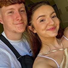 Caitlin Marsh's Instagram, Twitter & Facebook