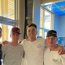 Adam Simonian (@adam_simonian)