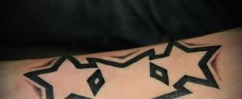 Maybe you would like to learn more about one of these? Estrelas Na Zona Dos Ombros O Significado Da Tatuagem Estrelas Nos Ombros Foto De Tatuagens De Estrelas Na Clavicula