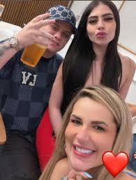 Deolane Bezerra rebate críticas à nora por namoro com filho; conheça jovem  influenciadora