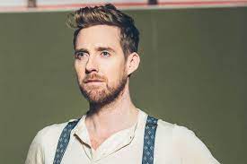 Thin Ricky Wilson With Beards And Braces Ricky Wilson Kaiser Chiefs Wilson