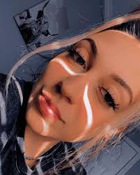 Amanda Blue's Instagram, Twitter & Facebook