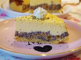 Der kuchen sollte gut ausgekühlt sein. Mohnfullung Fraulein Ella