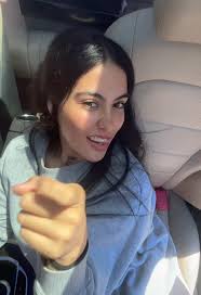 Camila Reyes Esposo Frio