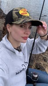 Elliott Ramage's Instagram, Twitter & Facebook