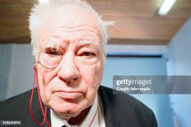 99 Patrick Moore Astronomer Stock Photos, High-Res Pictures, and Images