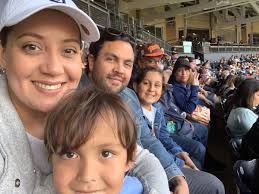 Lucy Estrada (@lucita2)