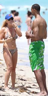 Share the best gifs now >>>. Juwan Howard 2021 Wife Net Worth Tattoos Smoking Body Facts Taddlr