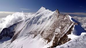 Und überragt den ostgipfel (pointe burnaby, 4135 m ü. Weisshorn Uberschreitung Mit Jan Carlsen Intersport Wohlleben