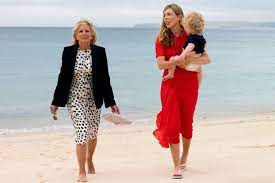 Jun 11, 2021 · wilfred johnson makes rare public appearance with carrie ahead of g7 summit the prime minister's youngest child (and firstborn with new bride carrie) was photographed during a beach trip with his mother and the us first lady, dr jill biden Boris Johnson S Son Wilfred Is Only 13 Months Old But Already Has Amazing Amount Of Hair Mirror Online