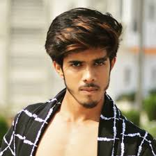 Aakash Sharma's Instagram, Twitter & Facebook