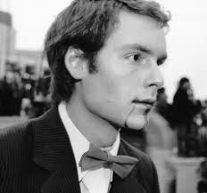 ALGÉRIE: PENDANT LES MASSACRES LES AFFAIRES CONTINUENT