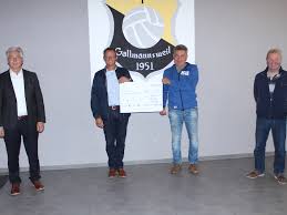 Musterscheck für spendenübergabe kostenlos / scheck vektor unsere spendenübergabe, am tag des ehrenamtes 2017. Spendenscheck Fur Sv Gallmannsweil Singener Wochenblatt