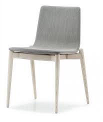 Pedrali produce mobili ed oggetti d'arredo design per spazi pubblici, uffici e case. Malm 391 Stuhl Von Pedrali Mit Gestell Aus Esche Und Schale In Leder Oder Stoff