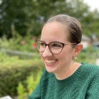 Rebecca Bowler's Instagram, Twitter & Facebook