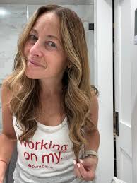 Merry Christmas Eve, Eve! 💖🎄 Fresh heatless curls with our OG Octocurl! I  love that we can achieve these gorgeous curls without using heat. It plays  a huge part in keeping her