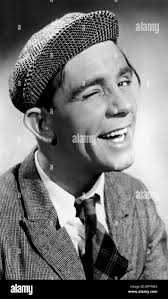 Norman wisdom actor hi-res stock photography and images
