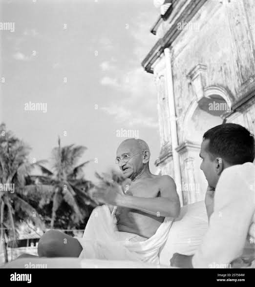 Mahatma Gandhi during prayer at Mumbai, Maharashtra, India, September 1944 - MODEL RELEASE NOT AVAILABLE, Asia Stock Photo - Alamy