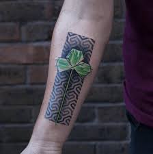 Trèfle à 4 feuilles tatouage. Tatouage Trefle Tattoome Le Meilleur Du Tatouage