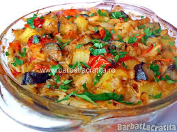 Se presara mixul de legume uscate si praful de piper. Ghiveci De Legume Zis Si CÄƒlugÄƒresc ReÈ›ete BÄƒrbatlacratiÈ›Äƒ