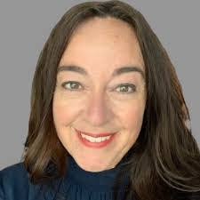 Dee Sipes's Instagram, Twitter & Facebook