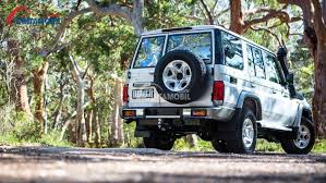 30 years on from its debut, the land cruiser 70 series can still claim to be the most rugged, most reliable vehicle for handling the harshest conditions and toughest situations which life can throw at it. Review Toyota Land Cruiser 79 Gxl 2016 Tetap Minimalis Dan Klasik Turbonesia