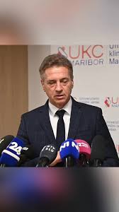 Predsednik vlade Robert Golob je ...
