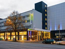 The hotel's underground garage offers 150 parking spaces, 3 of which are equipped for electric cars. Holiday Inn Express Hamburg City Centre Hotel Hamburg 1 2 Fly At