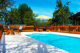 Apartamentos rurales en sanabria (zamora). Casa Rural Cabanas El Ruso Casa Rural En Zamora Piscina Exterior
