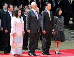 Unfortunately, rosmah's black magic didn't work on mahathir because according to mr. Yukio Hatoyama Najib Tun Razak Miyuki Rosmah Mansor Miyuki And Rosmah Mansor Photos Zimbio
