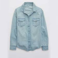At work because i like having a job and off work because i don't like male attention. 12 Versatile Ways To Wear A Denim Shirt