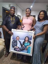 Actor ernest asuzu found begging on the street of lagos. Obiano S Wife Rehabilitates Actor Ernest Asuzu After He Was Seen Begging Batatv Nigeria