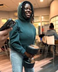 La population étudiante de l'USB a pu revivre les moments clés des  histoires du @cjpmanitoba et du @ccfmanitobain le samedi 5 octobre dernier.  Expositions et performances artistiques étaient au rendez-vous. L'étudiante  Katherine