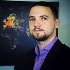 Caitlin Heller (@caitlinaheller)