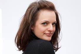 Doodsbang is elisabeth voor de 'geheime staatspolizei'( gestapo), die hard optreedt elisabeth is er nooit zeker van of dat haar eveneens zal overkomen. Elisabeth Moss Imdb
