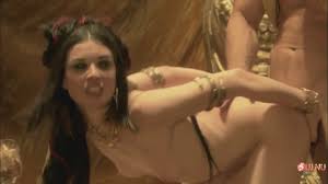 Скачать бесплатно Восточный правитель хвастается развратом в своих покоях  (eng) онлайн без регистрации