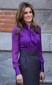 Felpe con e senza cappuccio. Come Si Indossa La Camicia Con Il Fiocco Prendiamo Lezione Da Regine Principesse E Star Moda D It Repubblica