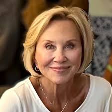 Linda Hessler's Instagram, Twitter & Facebook