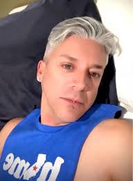 Turning Trauma Into Art with Healing Phone Booth Project