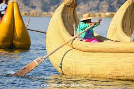 Caballito De Totora Sur Le Lac Titicaca