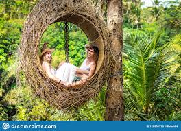 Maybe you would like to learn more about one of these? Pares De La Luna De Miel Del Viajero En Jerarquia Decorativa La Selva De La Isla De Bali Indonesia Pares En La Selva Tropical Imagen De Archivo Imagen De Tenencia Honeymoon