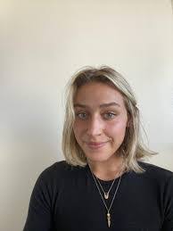 Elise Savage's Instagram, Twitter & Facebook