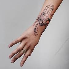 Fine Line Tattoo Artist Creates Detailed Black Ink Tattoo Art