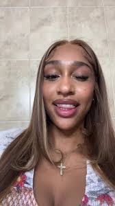 walking flex (@klovoxo)’s videos with original sound