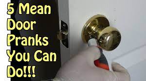 5 Funny Door Pranks You Can Pull Off At Home How To Prank Family And Friends Nextraker Youtube