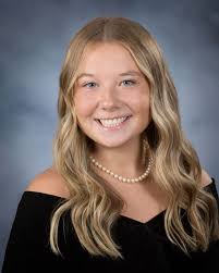 Rachel Kenison's Instagram, Twitter & Facebook